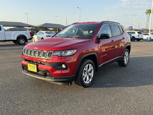 Used 2025 Jeep Compass Latitude image 8