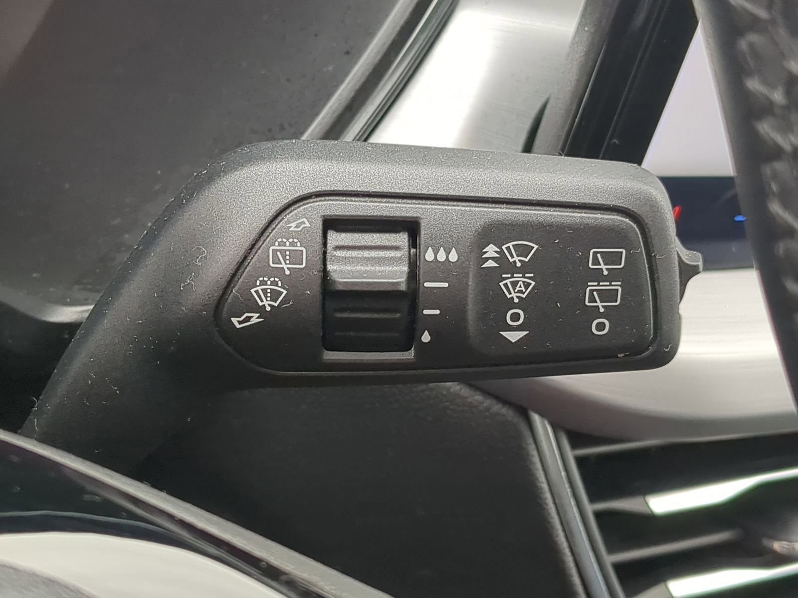 Certified 2023 Ford Escape Platinum image 29