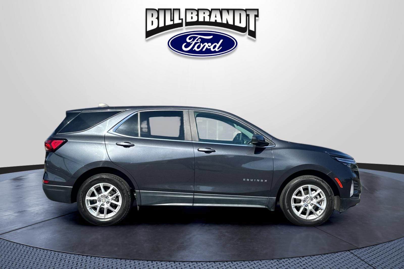 Used 2022 Chevrolet Equinox LT FWD image 2