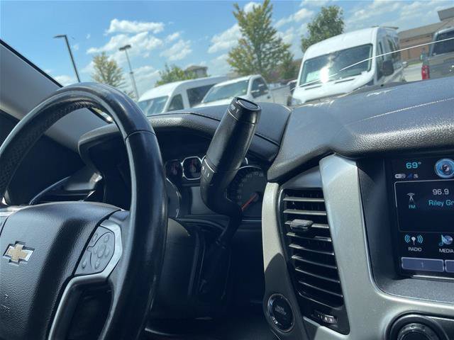 Used 2020 Chevrolet Suburban LT AWD/4WD image 35