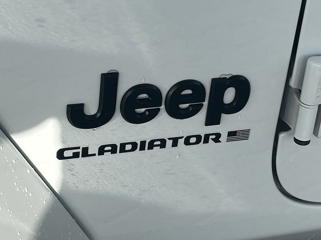Used 2023 Jeep Gladiator Overland image 18