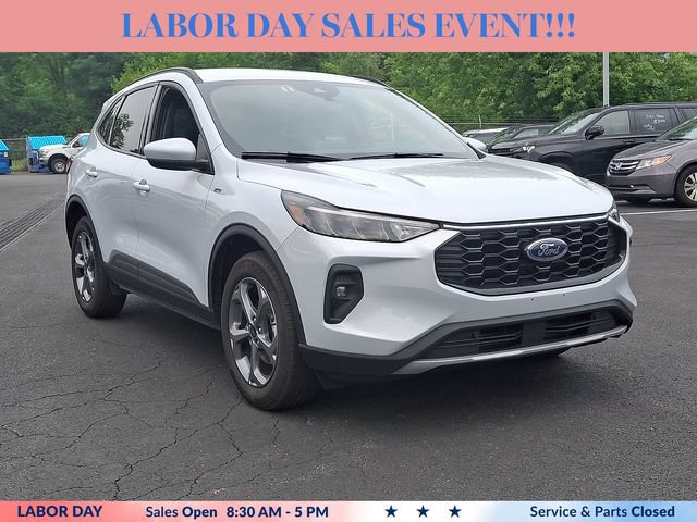 Certified 2025 Ford Escape ST-Line Select AWD/4WD image 2