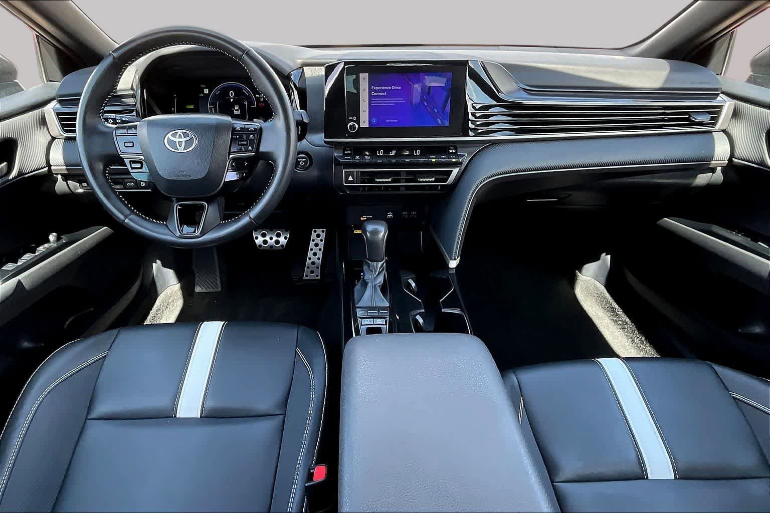 Used 2025 Toyota Camry SE FWD image 14