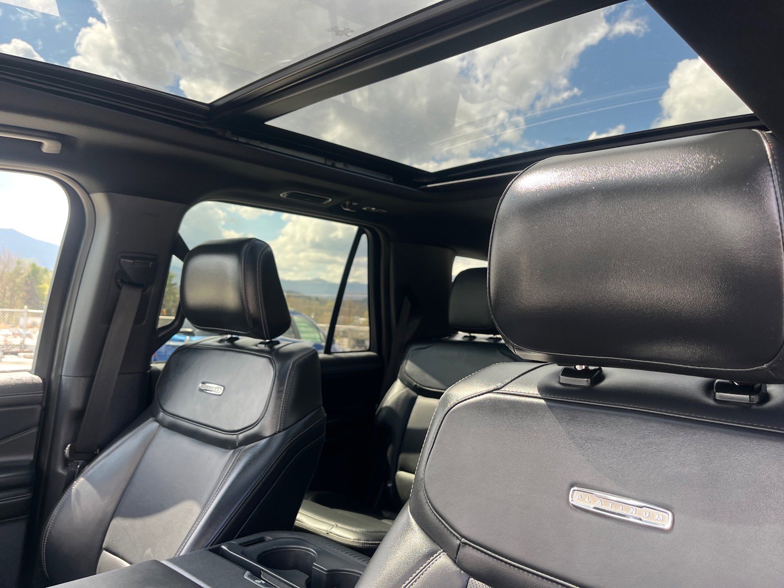 Certified 2025 Ford Expedition Platinum w/ Stealth Appearance Package AWD/4WD image 7
