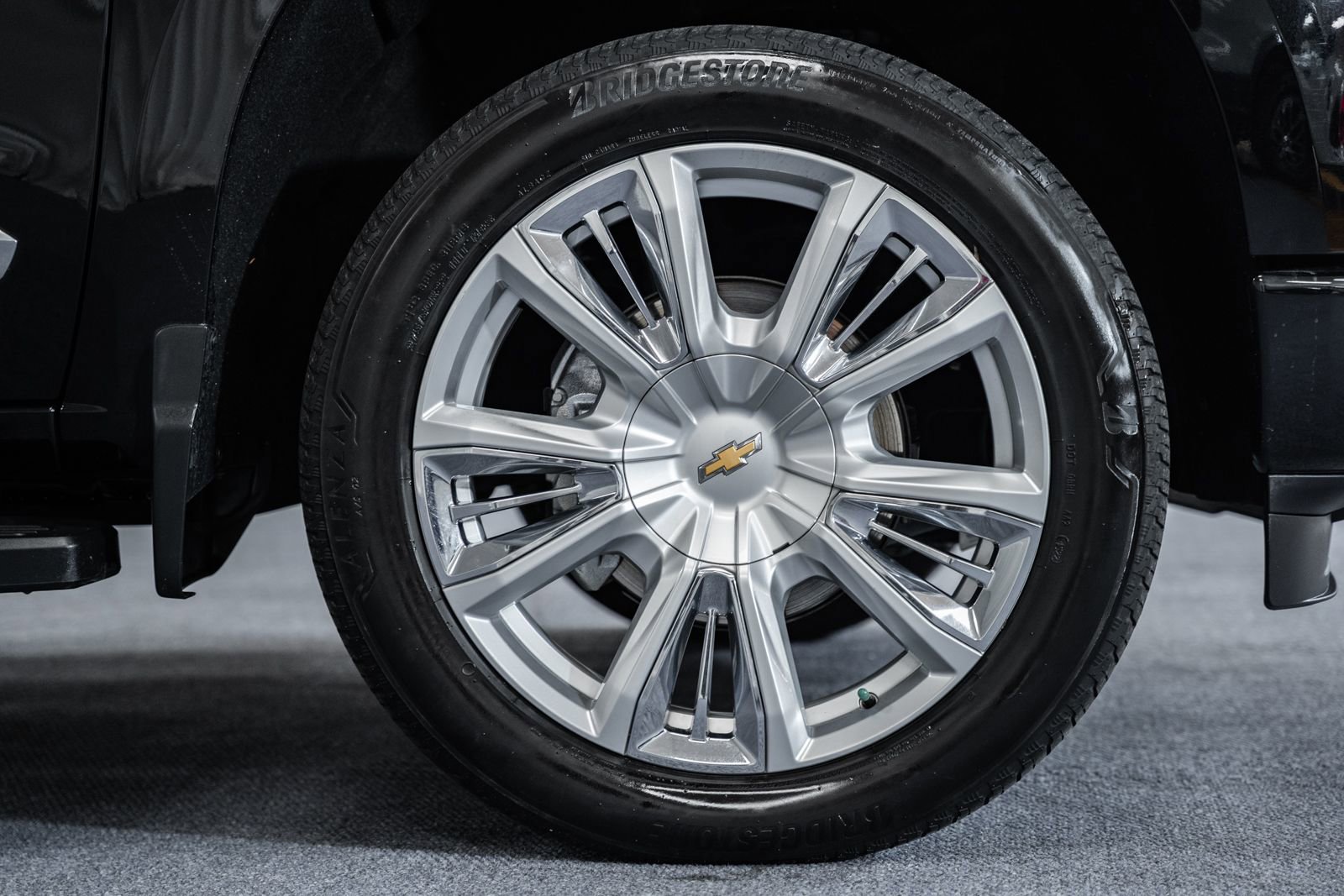 Used 2023 Chevrolet Silverado 1500 High Country w/ High Country Premium Package image 19