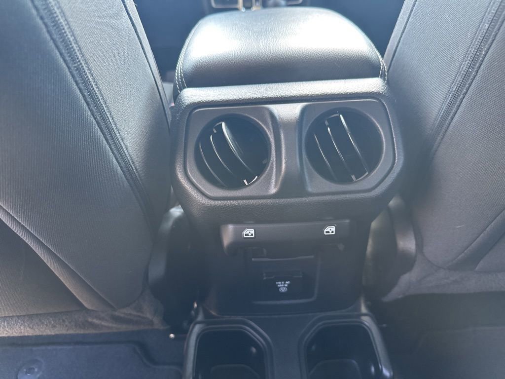 Used 2023 Jeep Gladiator Overland image 13