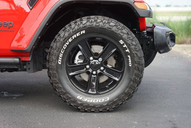 Used 2023 Jeep Wrangler Unlimited Sahara AWD/4WD image 4