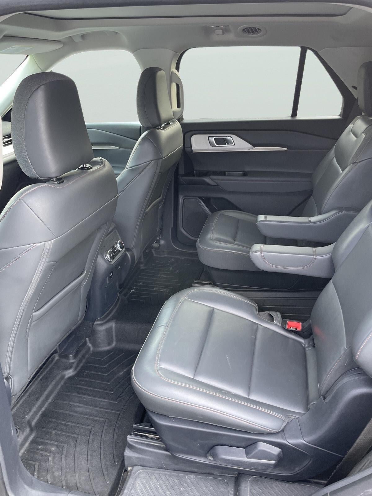 Certified 2025 Ford Explorer Active w/ Active Comfort Package AWD/4WD image 15