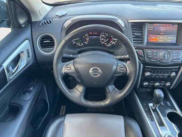 Used 2020 Nissan Pathfinder SL image 12
