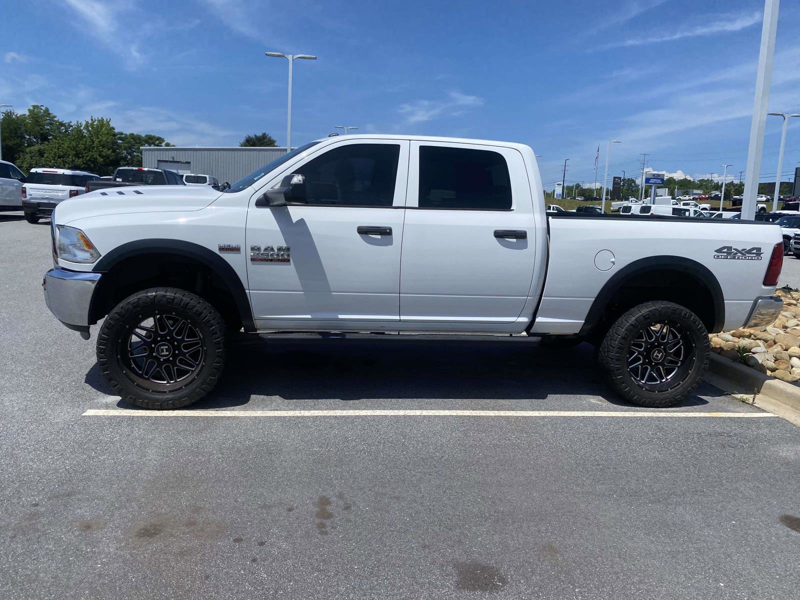 Used 2018 RAM 2500 Tradesman w/ Chrome Appearance Group AWD/4WD image 4