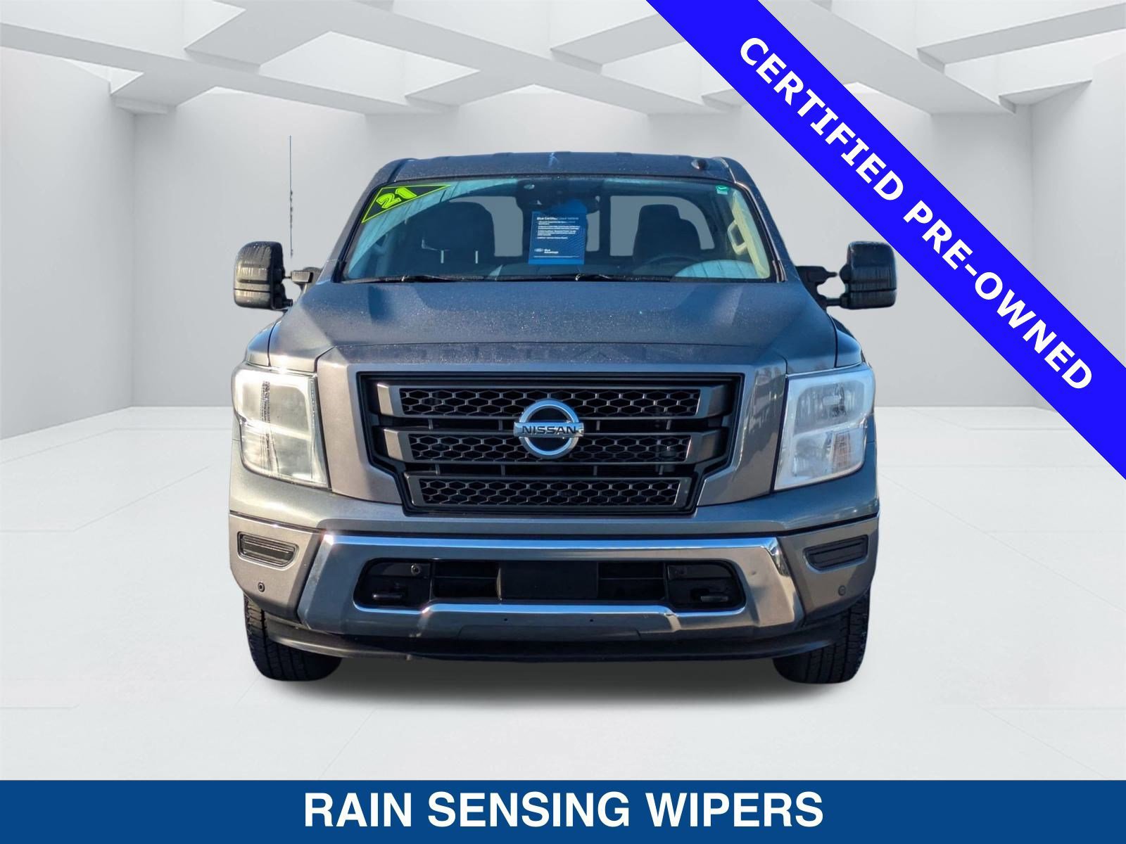 Used 2021 Nissan Titan SV w/ SV Convenience Package image 9