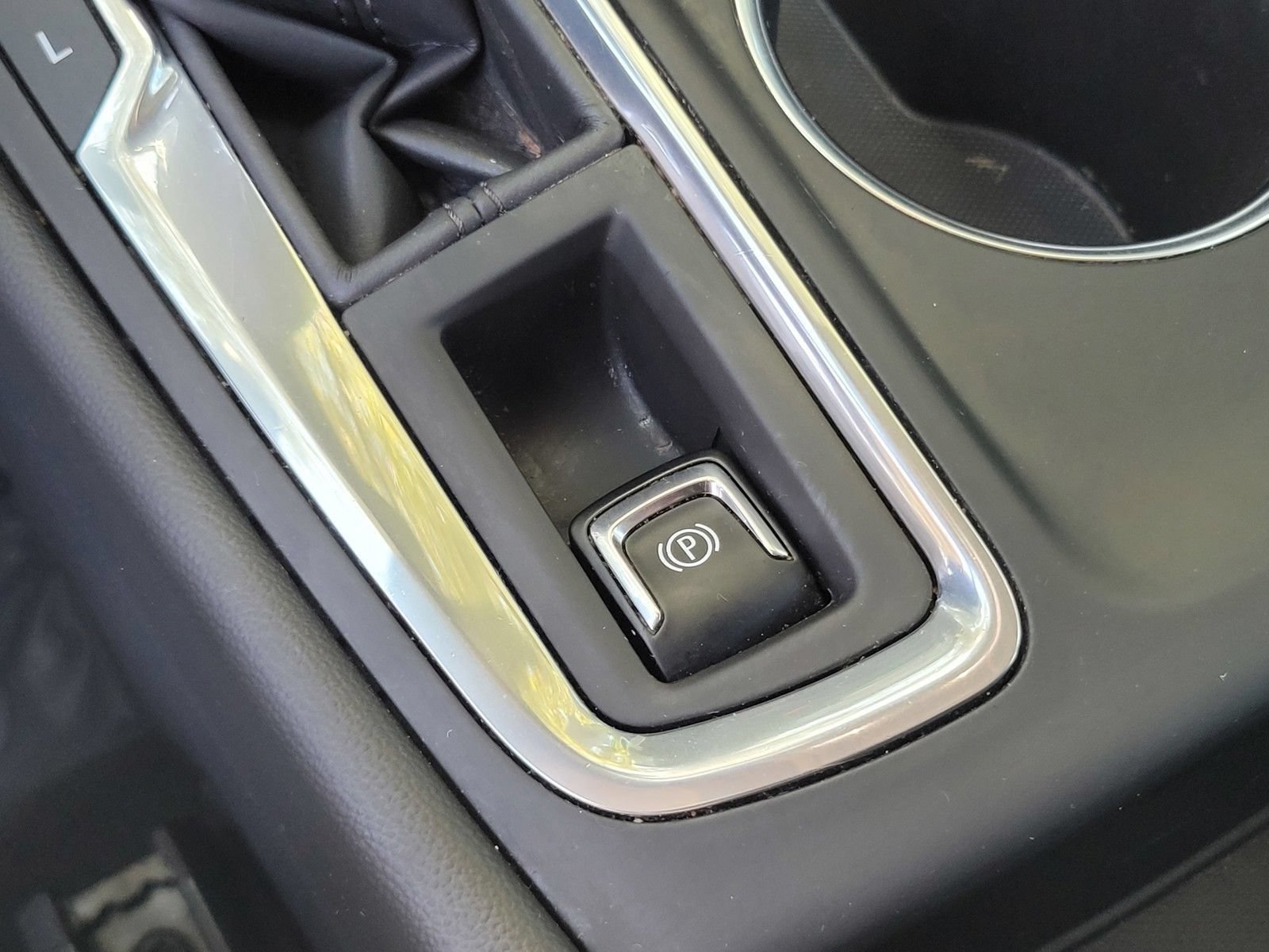 Used 2021 Chevrolet Equinox LS AWD/4WD image 25