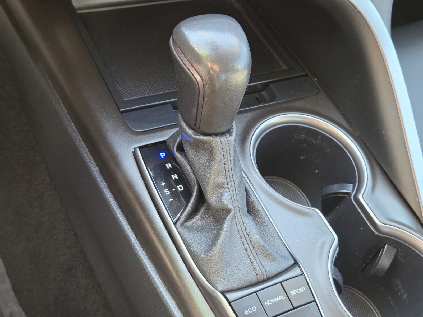 Used 2024 Toyota Camry SE image 23