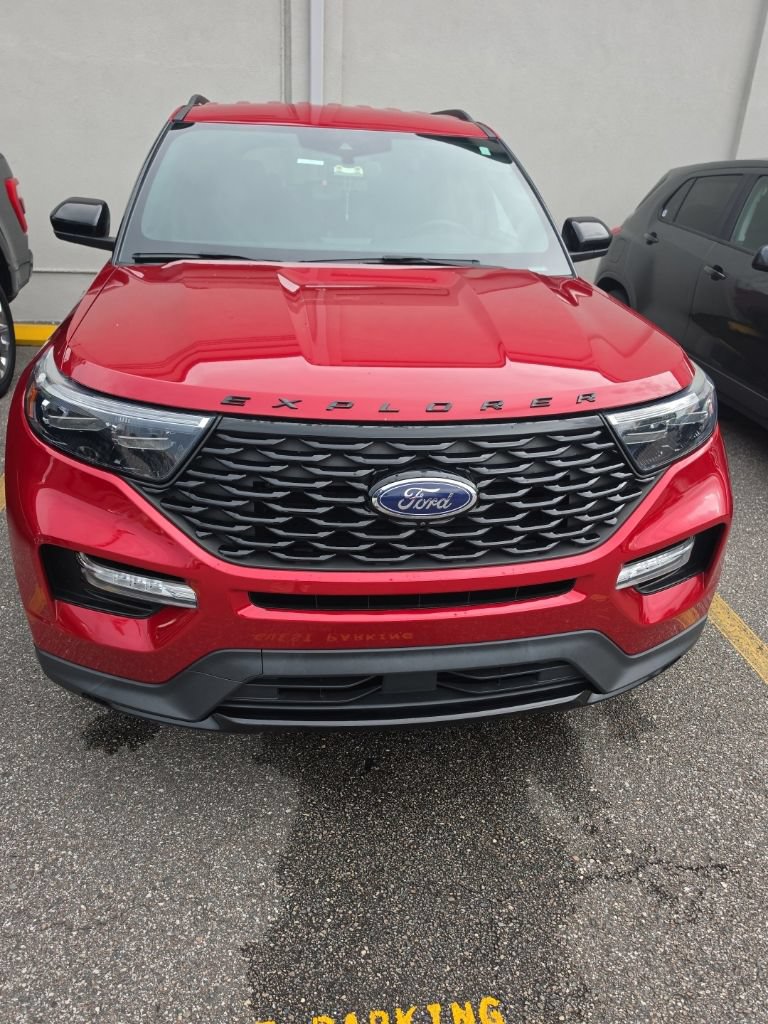 Certified 2024 Ford Explorer ST-Line w/ Class IV Trailer Tow Package