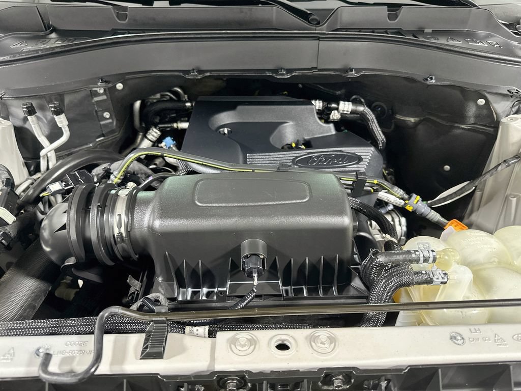 Certified 2020 Ford Explorer XLT w/ Equipment Group 202A AWD/4WD image 19