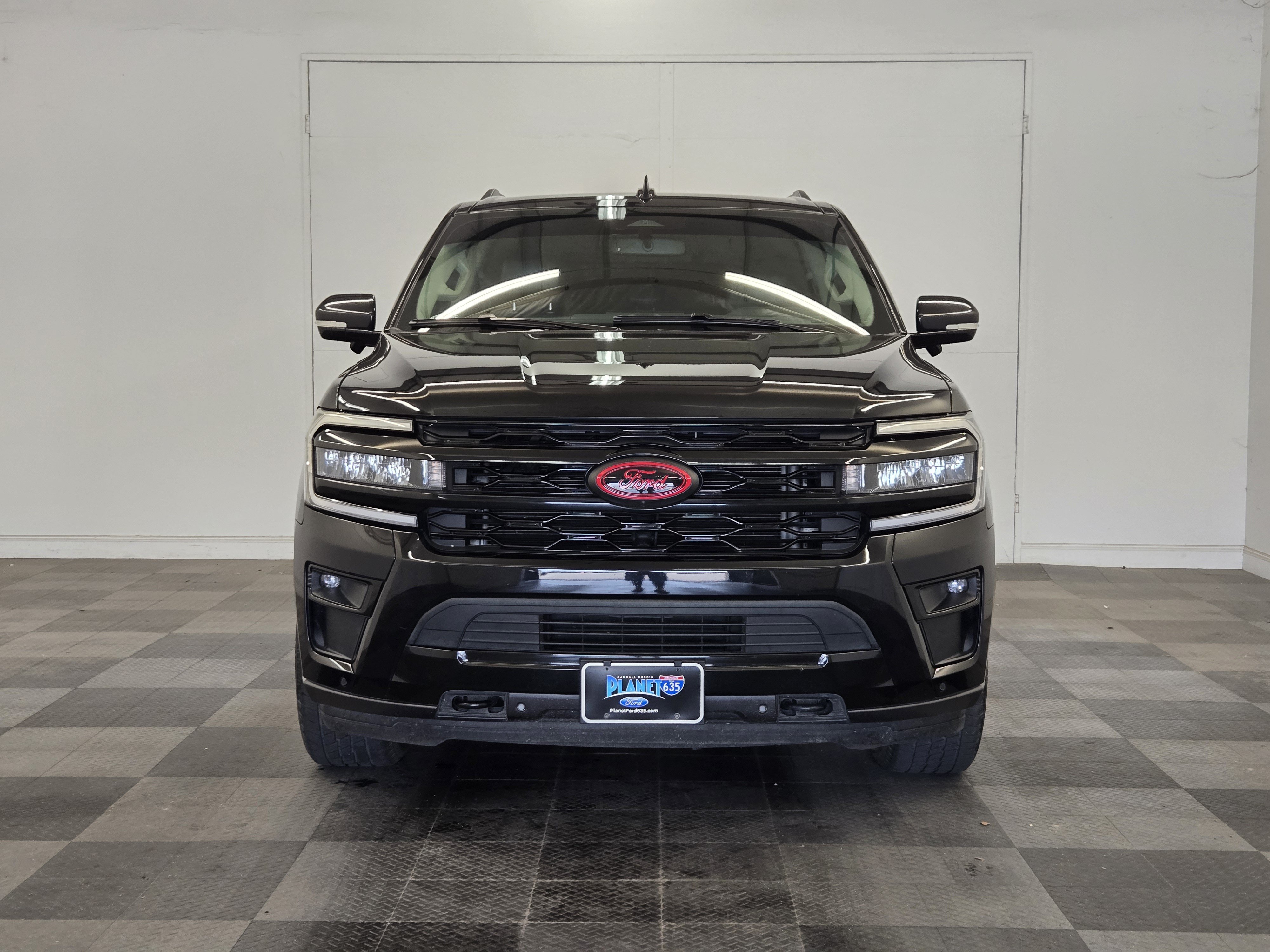Certified 2023 Ford Expedition XLT AWD/4WD image 3