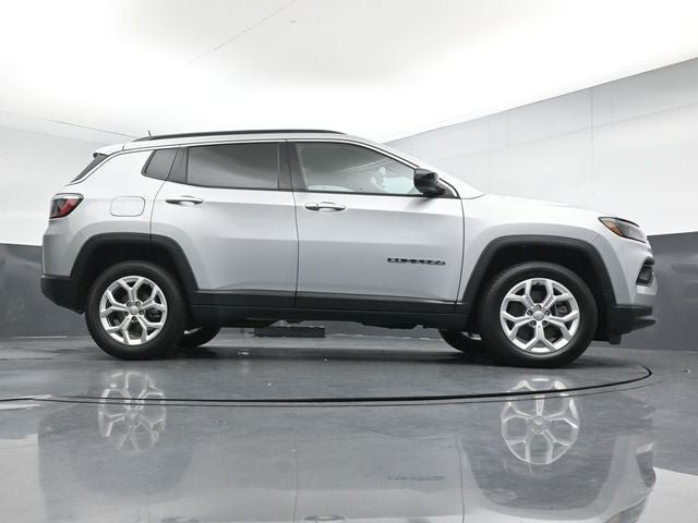 Used 2024 Jeep Compass Latitude AWD/4WD image 34