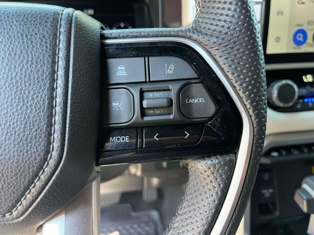 Used 2024 Toyota Sequoia Capstone AWD/4WD image 32