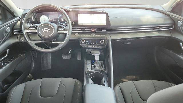 Used 2025 Hyundai Elantra SEL FWD image 28