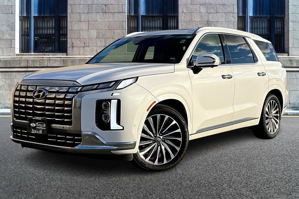 Used 2024 Hyundai Palisade Calligraphy image 2