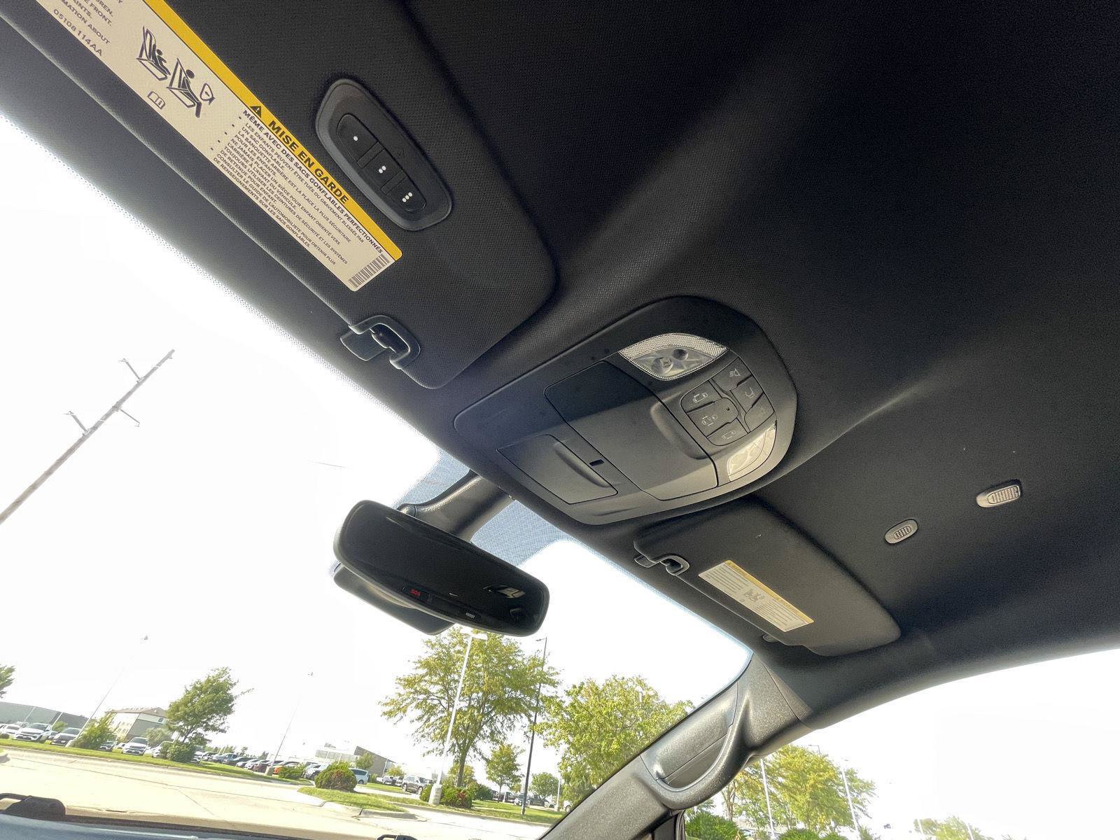 Used 2026 Chrysler Pacifica Select FWD image 22