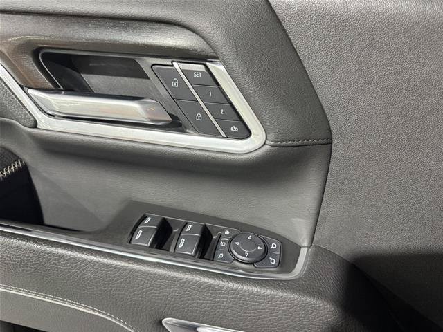 Used 2025 GMC Sierra 2500 Denali w/ Denali Reserve Package AWD/4WD image 27
