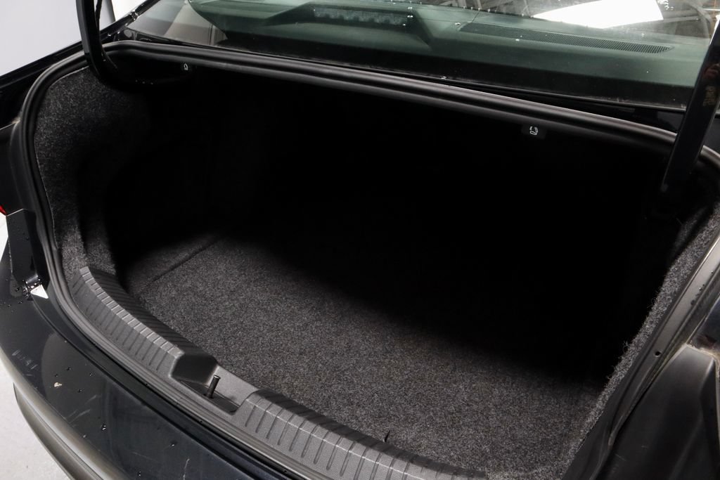 Used 2024 Volkswagen Jetta SE FWD image 13