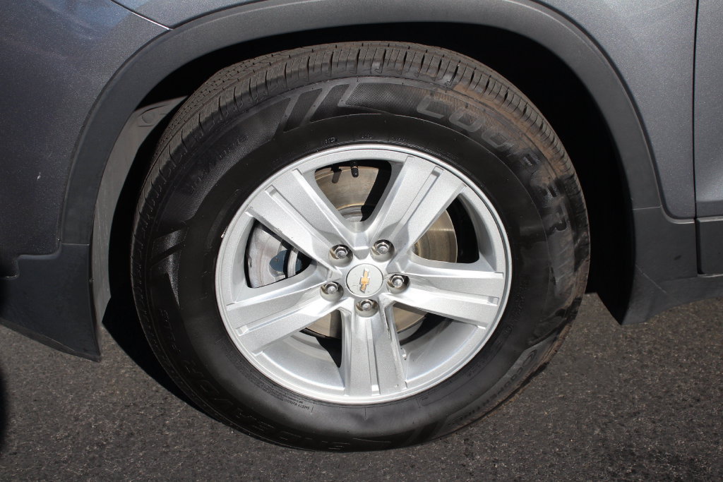 Used 2020 Chevrolet Trax LS w/ Tint and Cruise Package FWD image 14