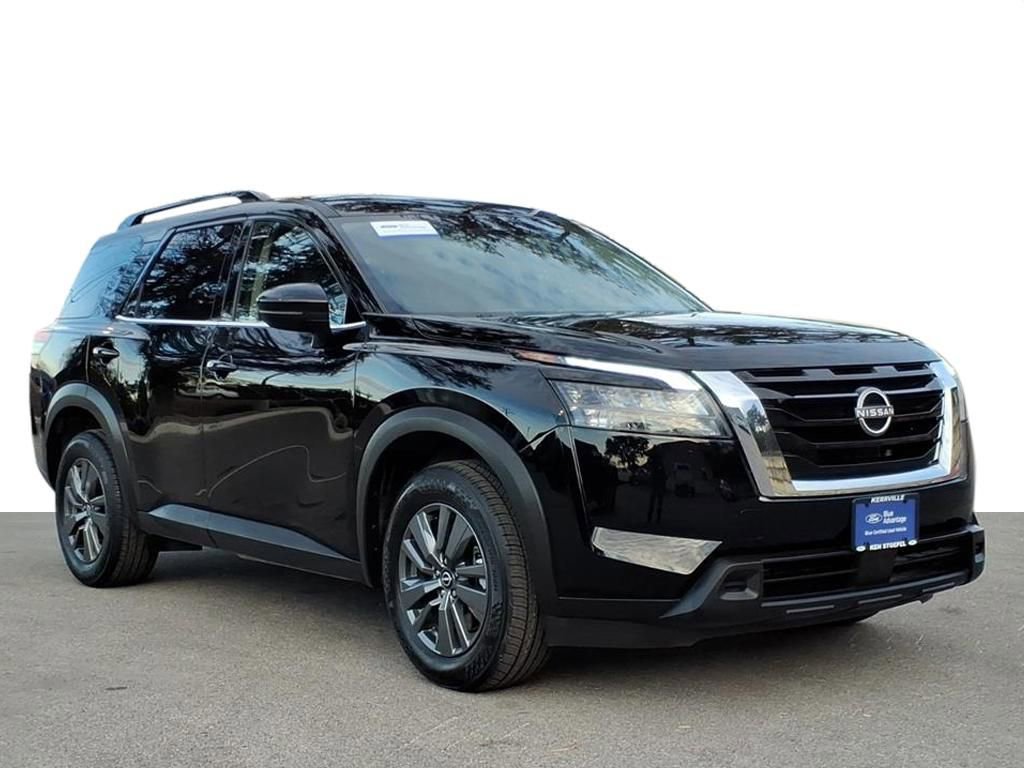Used 2025 Nissan Pathfinder SV image 5