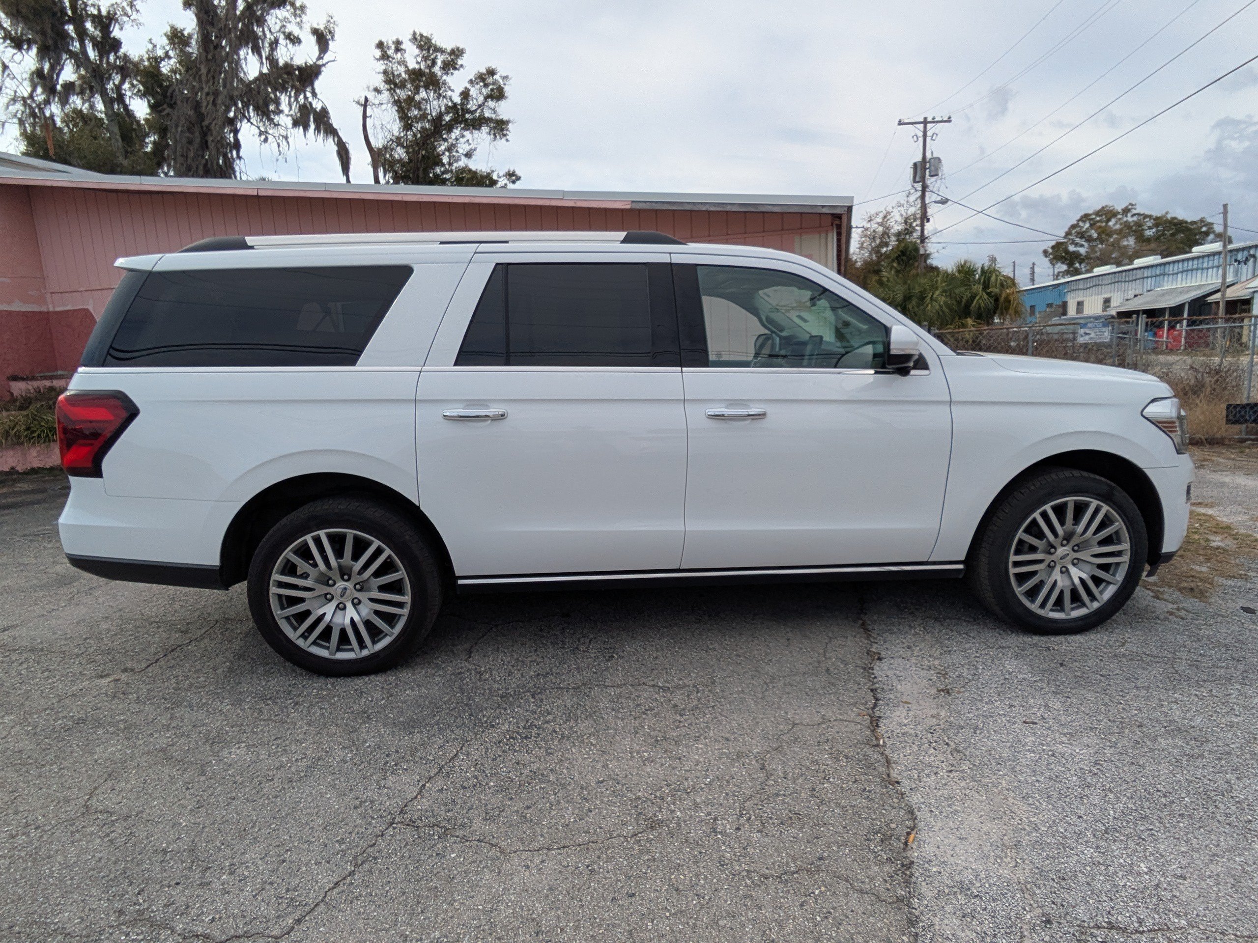 Certified 2023 Ford Expedition Max Limited AWD/4WD image 3