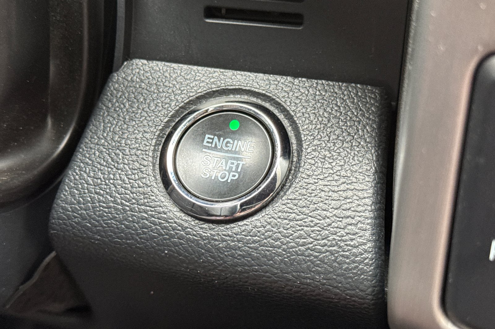 Certified 2022 Ford F350 Platinum AWD/4WD image 22