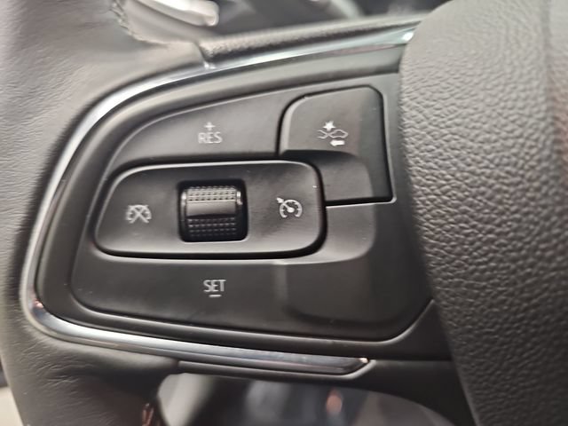 Used 2023 Buick Encore GX Select w/ Sport Touring Package FWD image 17