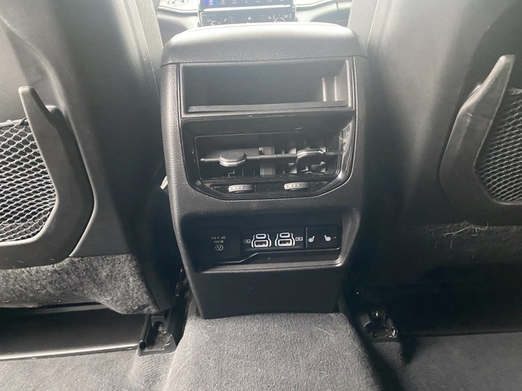 Used 2023 Jeep Grand Cherokee Limited image 31