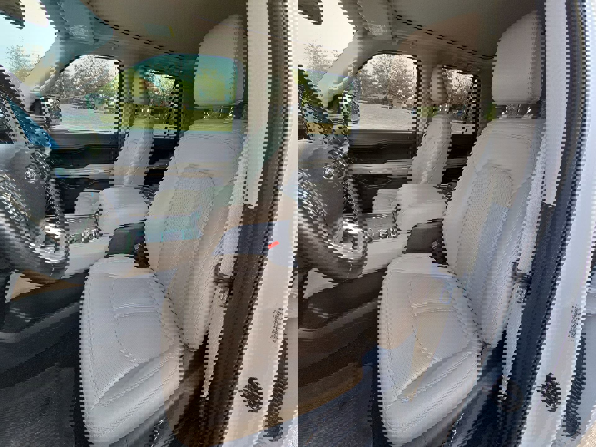 Certified 2022 Ford Expedition Limited image 12