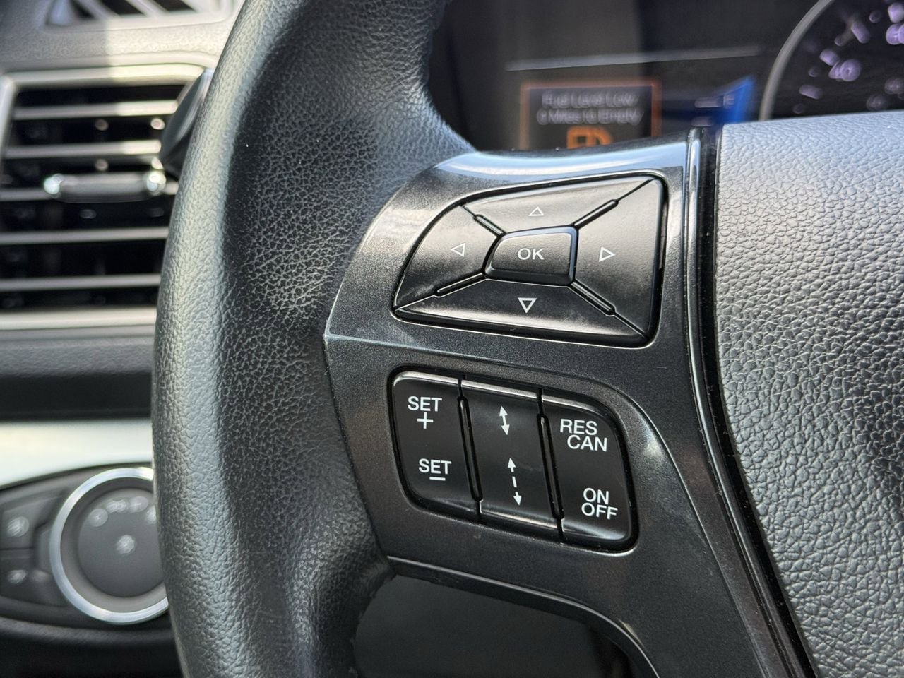 Certified 2019 Ford Explorer XLT w/ Equipment Group 202A FWD image 12