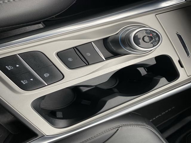 Certified 2022 Ford Explorer XLT w/ Equipment Group 202A image 34