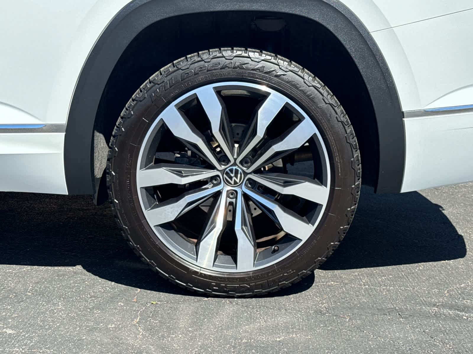Used 2021 Volkswagen Atlas SEL Premium AWD/4WD image 26