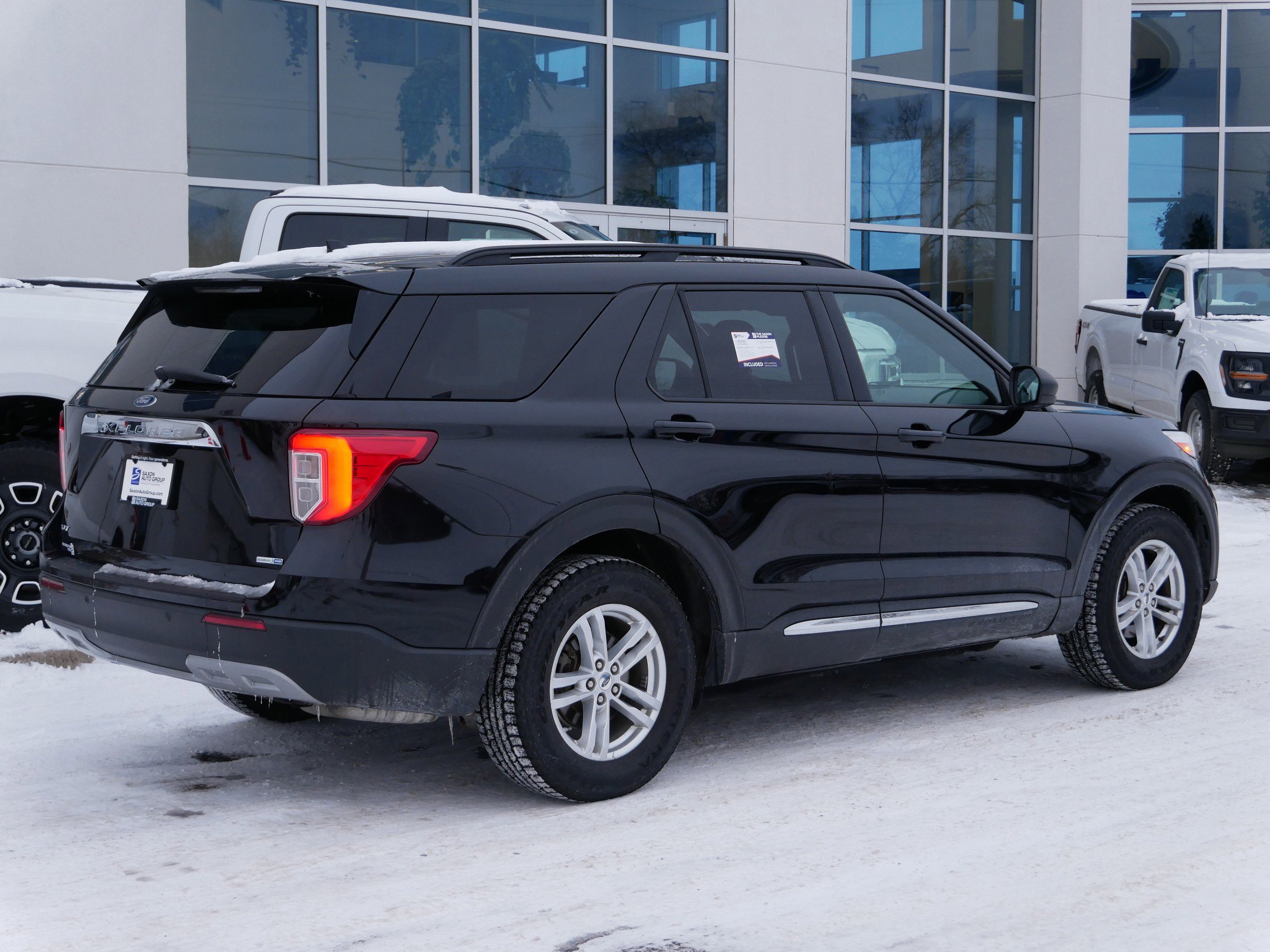 Certified 2020 Ford Explorer XLT w/ Equipment Group 202A image 4