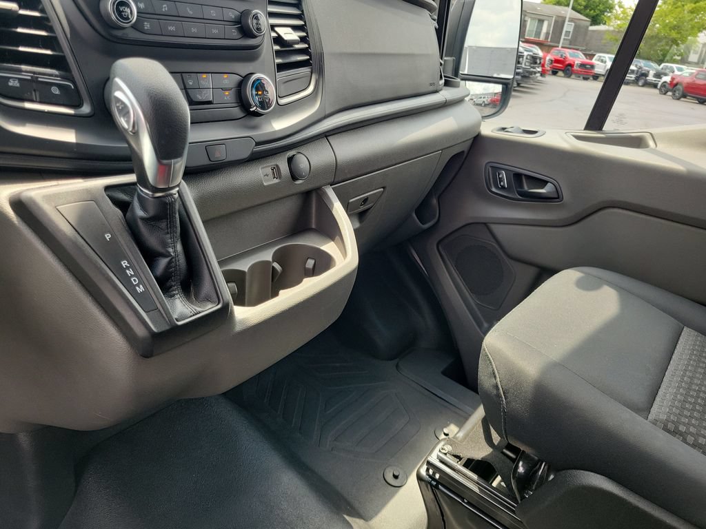 Certified 2025 Ford Transit 250 Low Roof w/ Exterior Upgrade Package RWD image 29