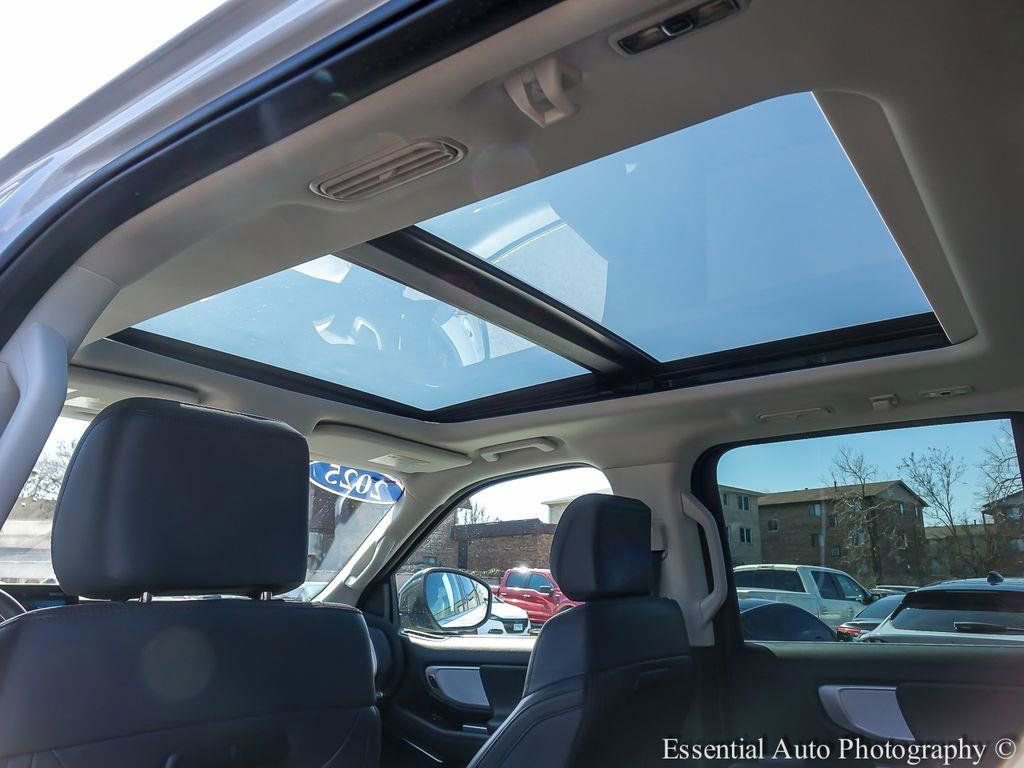 Certified 2025 Ford Expedition Active AWD/4WD image 13