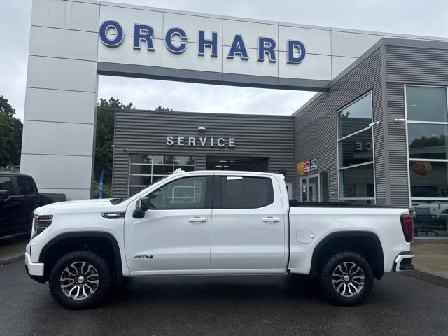 Used 2023 GMC Sierra 1500 AT4 w/ AT4 Premium Package AWD/4WD image 3