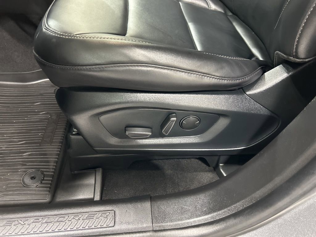 Certified 2023 Ford Explorer XLT w/ Equipment Group 202A AWD/4WD image 12