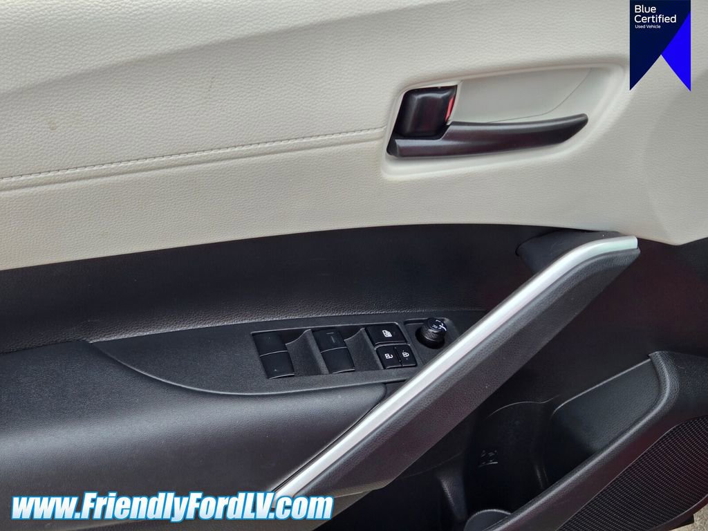 Used 2024 Toyota Corolla Cross LE w/ Moonroof Package FWD image 18