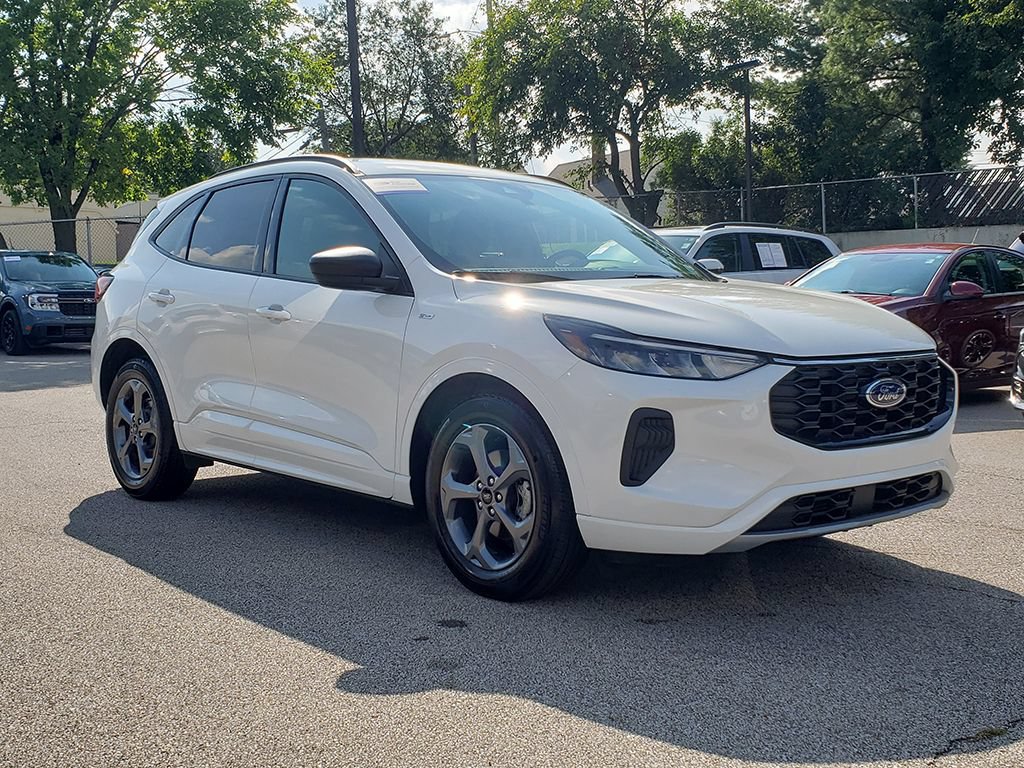 Certified 2023 Ford Escape ST-Line w/ Tech Pack #1 FWD image 3