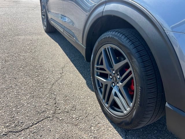 Certified 2025 Ford Explorer ST AWD/4WD image 27
