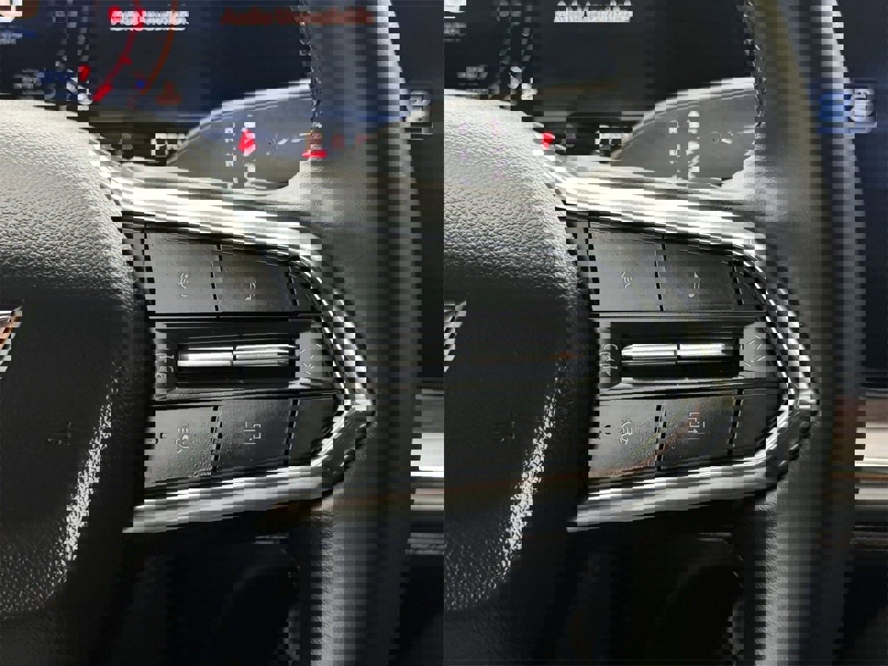 Used 2025 Chevrolet Suburban Z71 w/ Comfort Package image 14