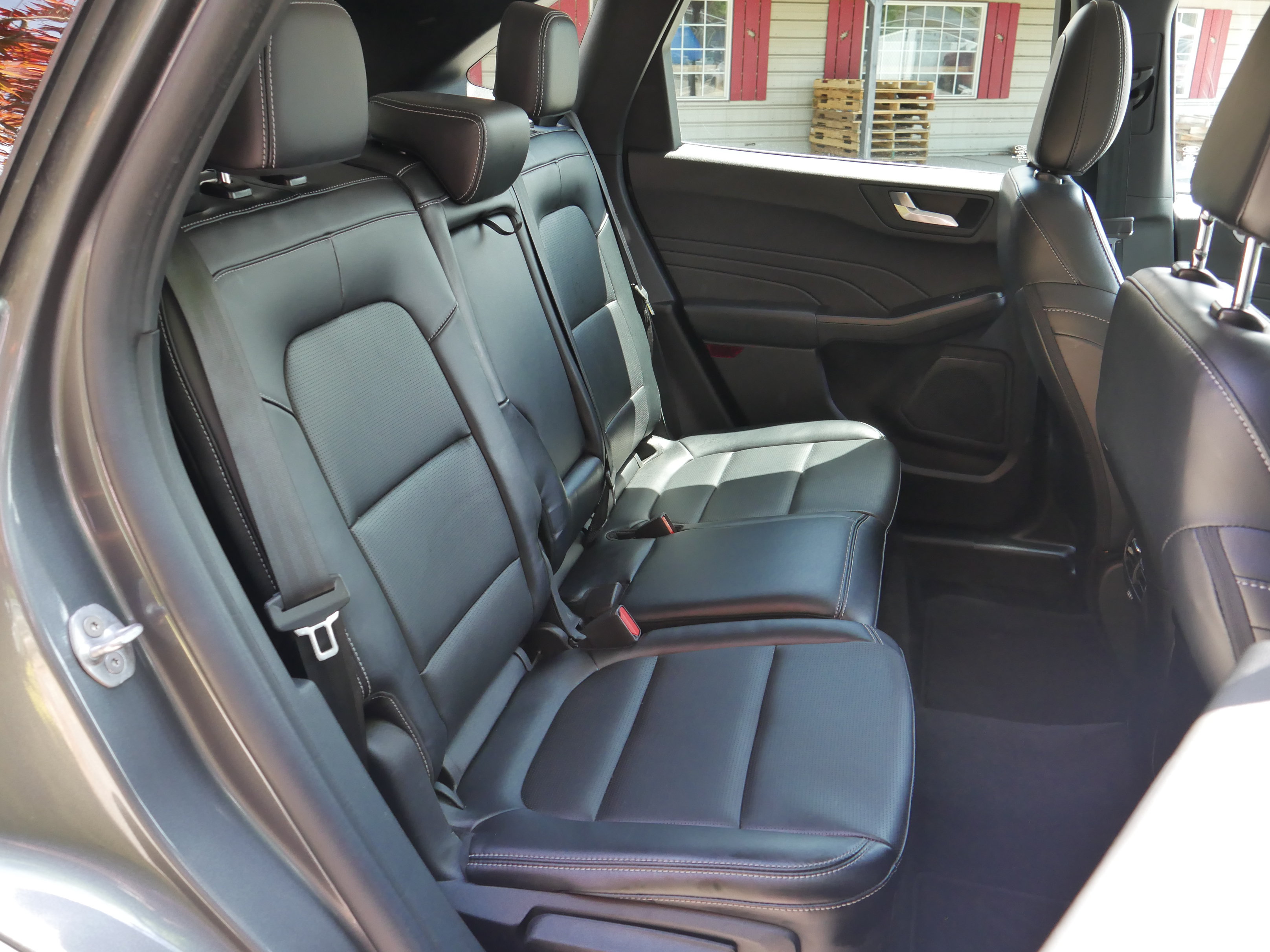 Certified 2025 Ford Escape Platinum AWD/4WD image 25