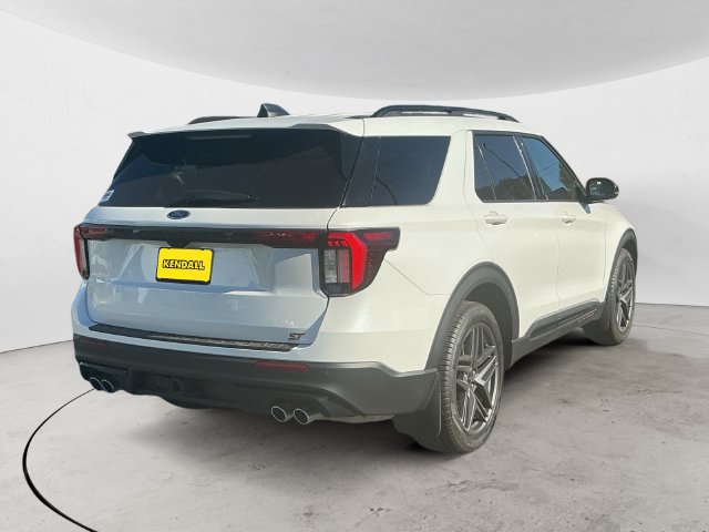 Certified 2025 Ford Explorer ST AWD/4WD image 5