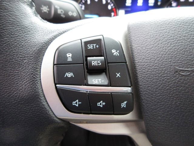 Certified 2022 Ford Explorer XLT w/ Equipment Group 202A image 16