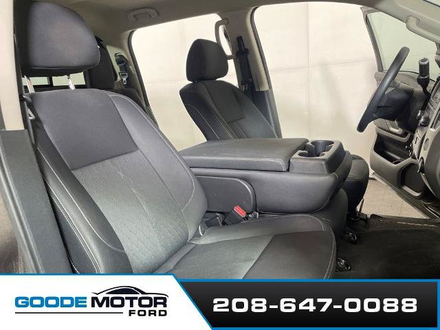 Used 2019 Nissan Titan SV AWD/4WD image 23